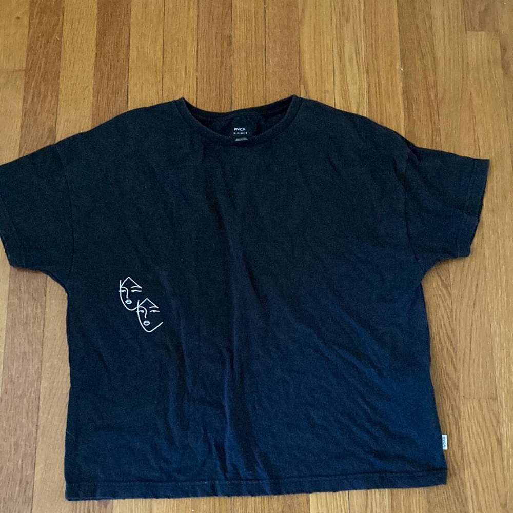 Woman rvca oversized t shirt size small
